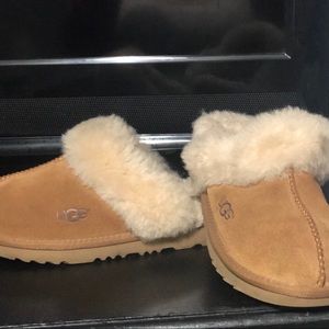 Girls Ugg slippers